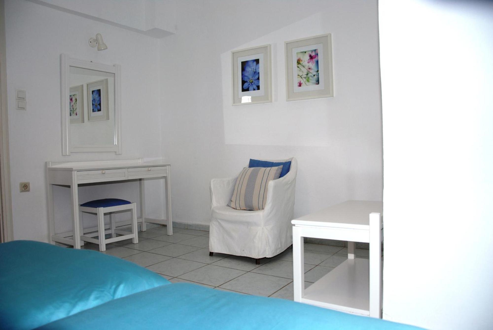 Villa Fleria Seaside Studios & Apts Йеранион Номер фото