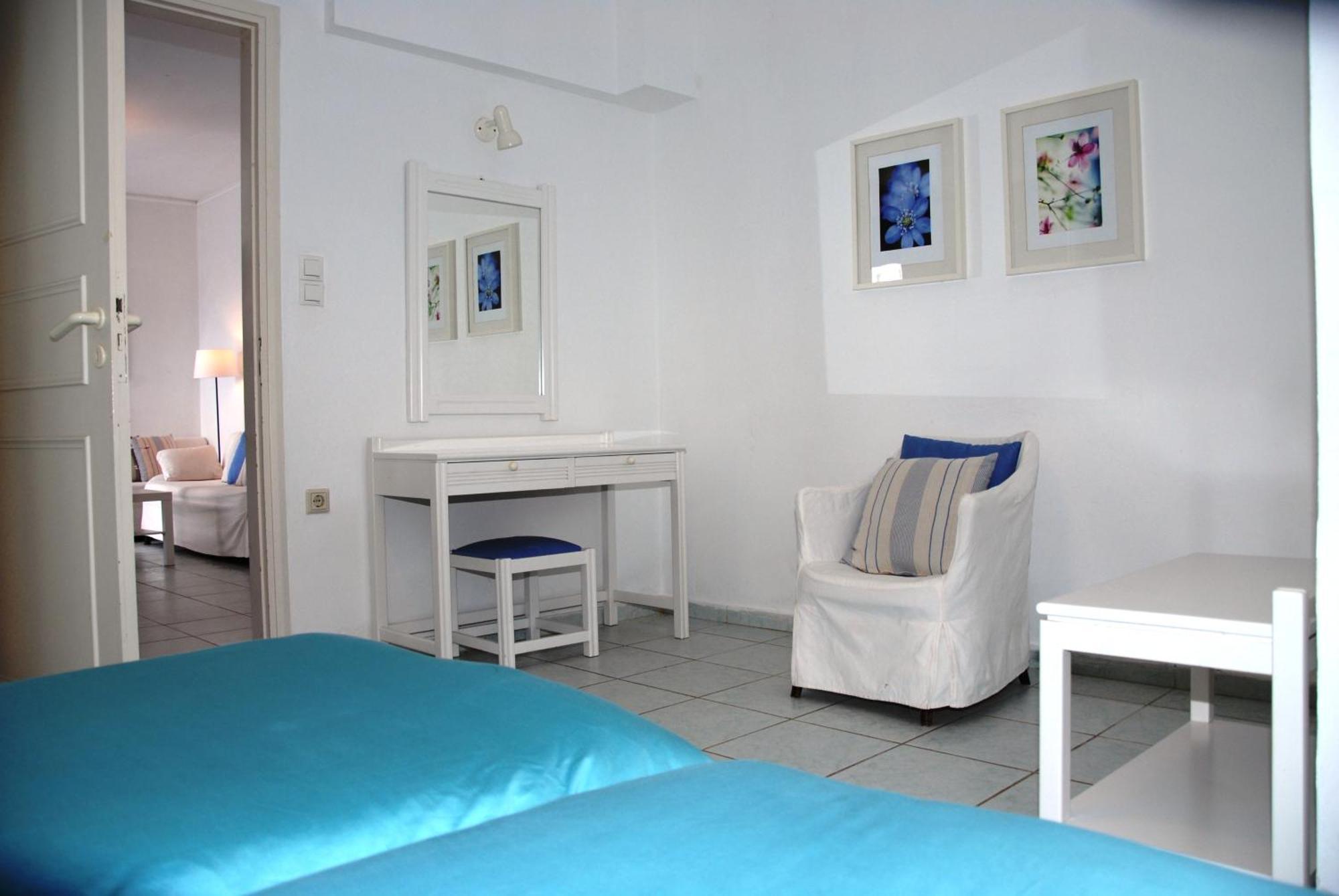 Villa Fleria Seaside Studios & Apts Йеранион Номер фото