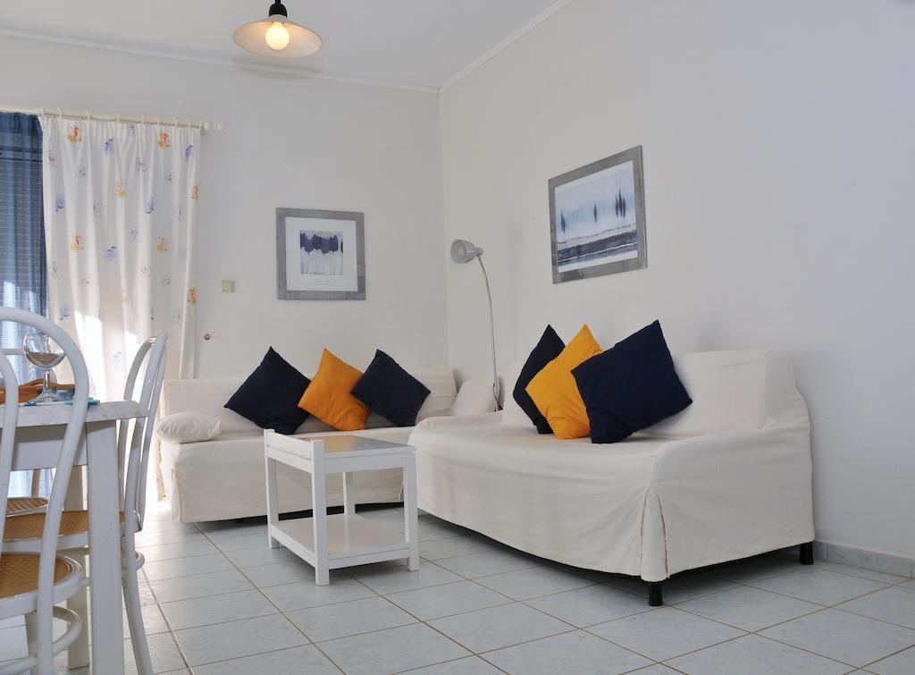 Villa Fleria Seaside Studios & Apts Йеранион Номер фото