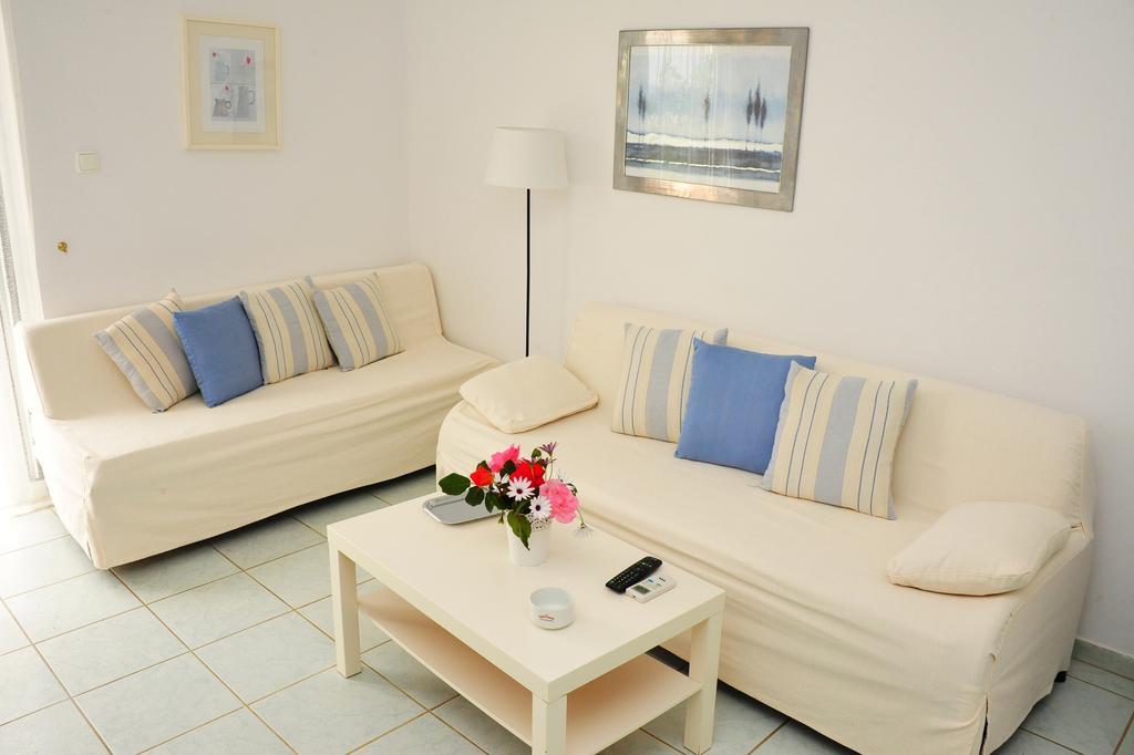 Villa Fleria Seaside Studios & Apts Йеранион Экстерьер фото